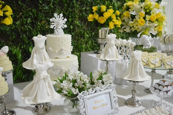 Decoração de Batizado Amarelo e Branco