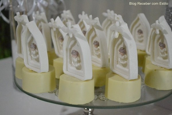 Decoração de Batizado Amarelo e Branco