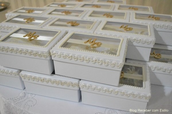 Decoração de Batizado Amarelo e Branco