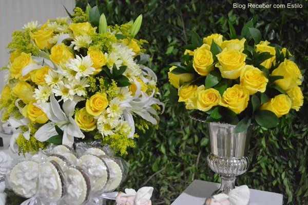 Decoração de Batizado Amarelo e Branco